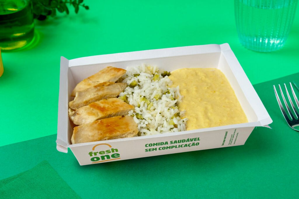 marmita frango grelhado com creme de milho